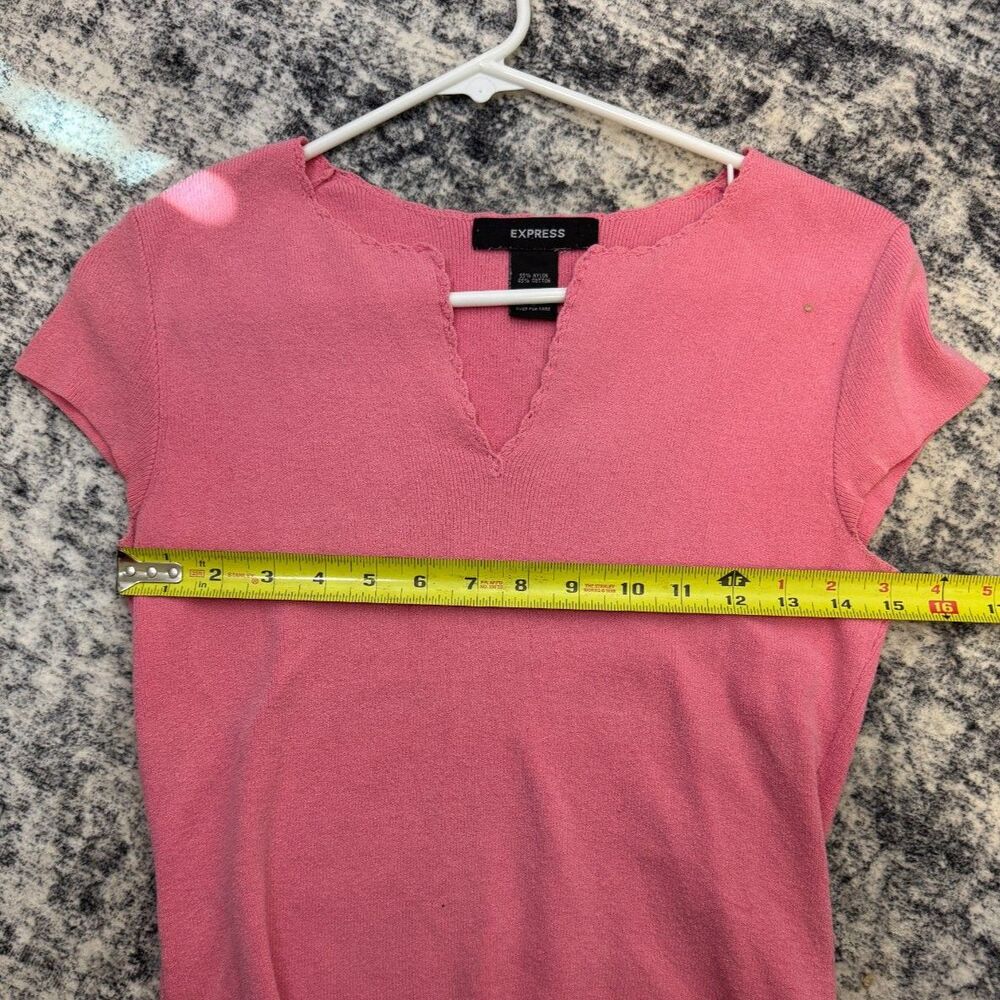 Express Womens S Pink‎ Knit Top Scalloped V-Neck Short Sleeve Stretch - Picture 7 of 8